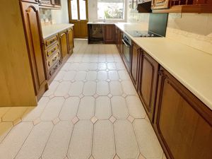KITCHEN- click for photo gallery